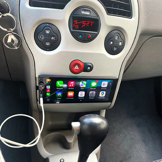 apple-car-play-screen-integrated-reversing-camera