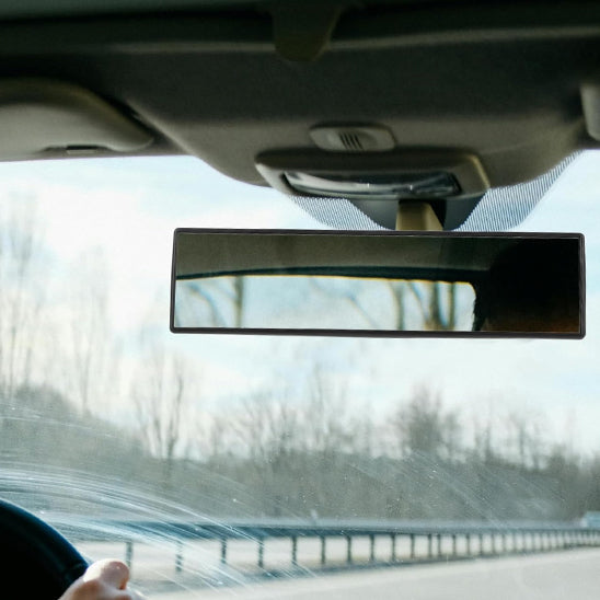 rear-view-interior-mirror-confident-driving